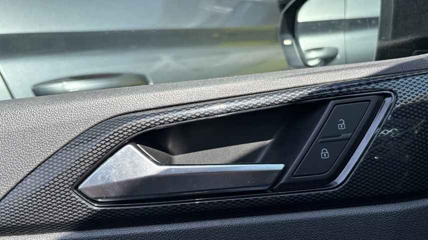 RABLJENO VOZILO VOLKSWAGEN POLO 1,0 Mehanički mjenjač BENZIN 100235