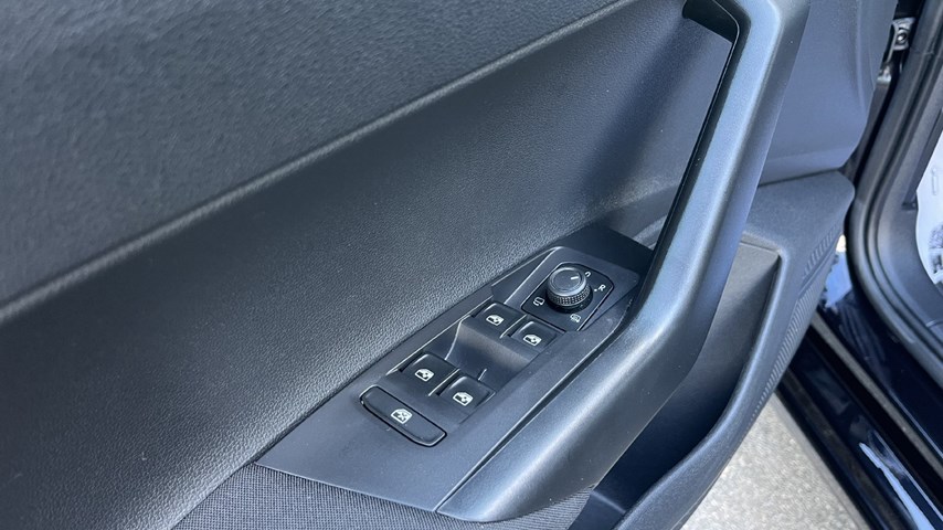 RABLJENO VOZILO VOLKSWAGEN POLO 1,0 Mehanički mjenjač BENZIN 100235