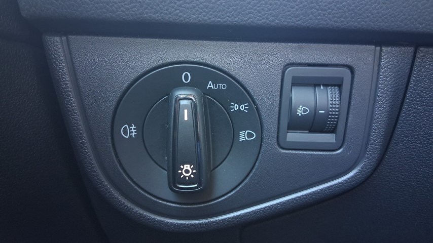 RABLJENO VOZILO VOLKSWAGEN POLO 1,0 Mehanički mjenjač BENZIN 100235