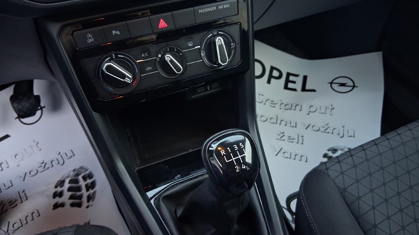 RABLJENO VOZILO VOLKSWAGEN T-CROSS 1,0 TSI LIFE Mehanički mjenjač BENZIN 20903