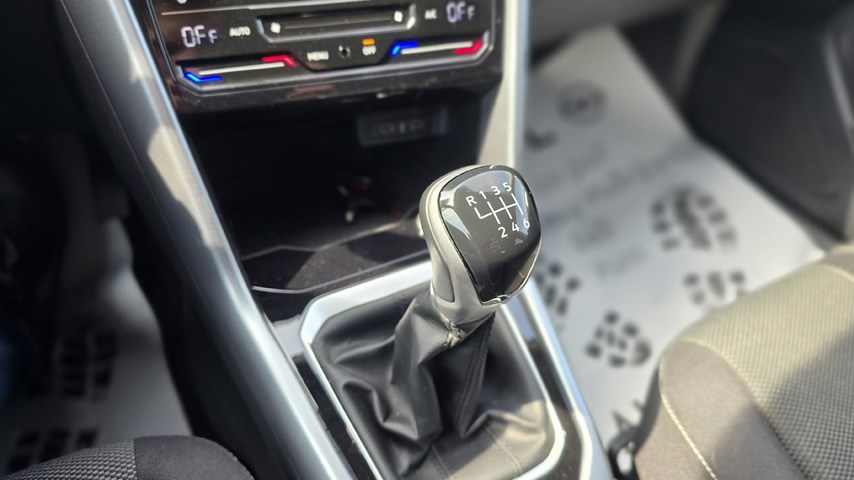 RABLJENO VOZILO VOLKSWAGEN T-ROC 1,0 Mehanički mjenjač BENZIN 100212