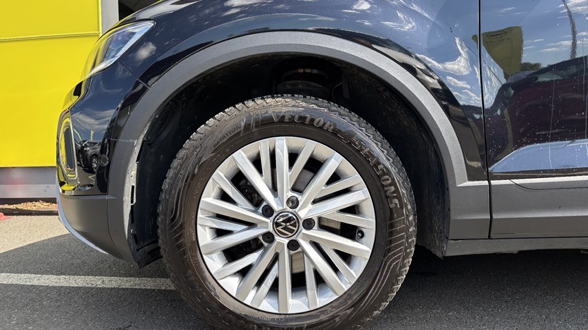 RABLJENO VOZILO VOLKSWAGEN T-ROC 1,0 Mehanički mjenjač BENZIN 100234