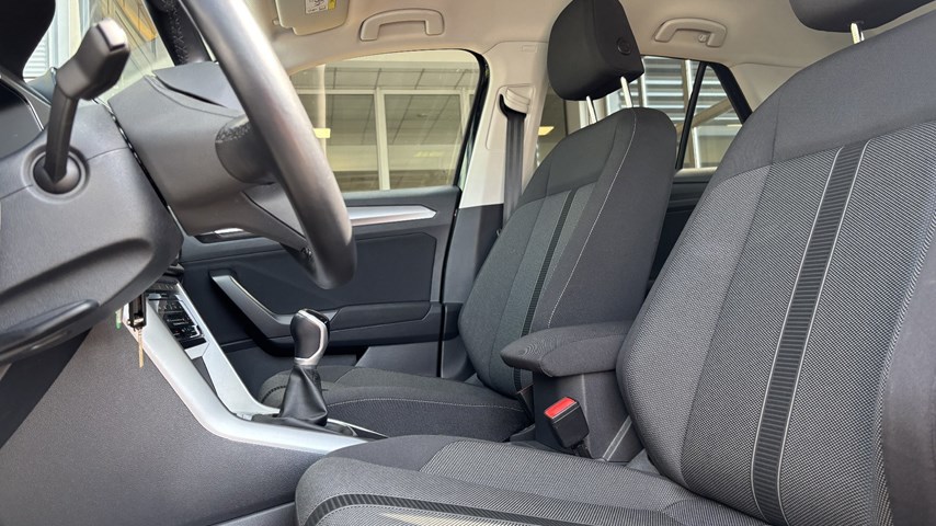 RABLJENO VOZILO VOLKSWAGEN T-ROC 1,0 Mehanički mjenjač BENZIN 100234