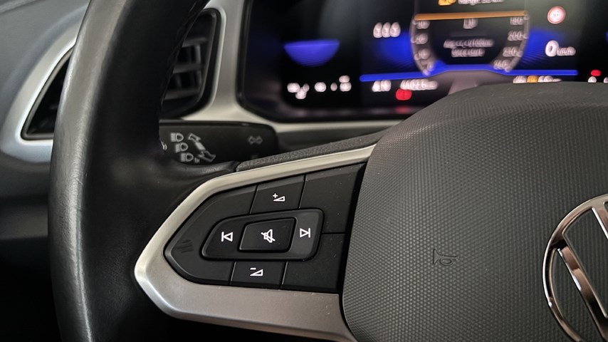 RABLJENO VOZILO VOLKSWAGEN T-ROC 1,0 Mehanički mjenjač BENZIN 100234