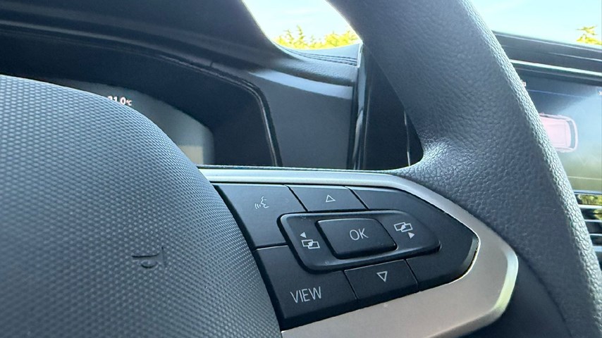 RABLJENO VOZILO VOLKSWAGEN T-ROC 1,0 Mehanički mjenjač BENZIN 100240