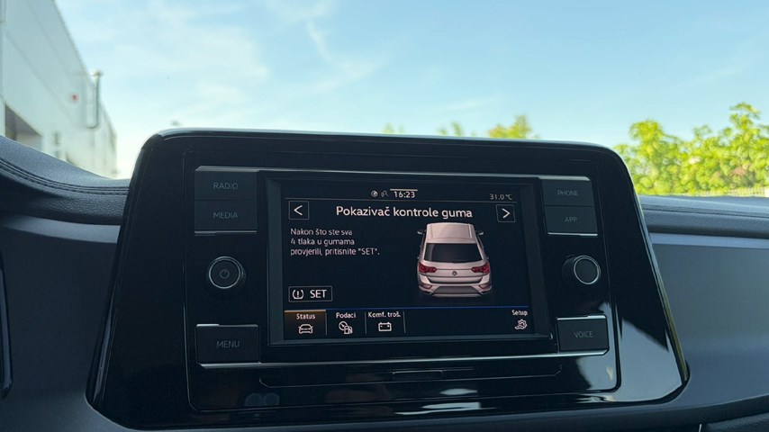 RABLJENO VOZILO VOLKSWAGEN T-ROC 1,0 Mehanički mjenjač BENZIN 100240