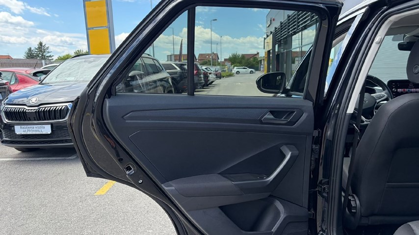 RABLJENO VOZILO VOLKSWAGEN T-ROC 1,0 Mehanički mjenjač BENZIN 100234