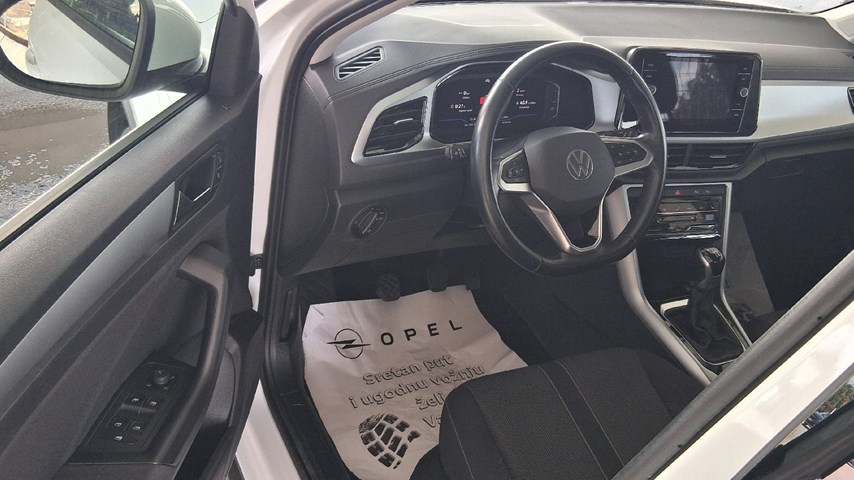 RABLJENO VOZILO VOLKSWAGEN T-ROC 1,0 Mehanički mjenjač BENZIN 100212