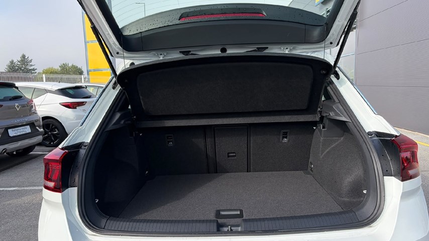 RABLJENO VOZILO VOLKSWAGEN T-ROC R-LINE 1,0 TSI Mehanički mjenjač BENZIN 100243