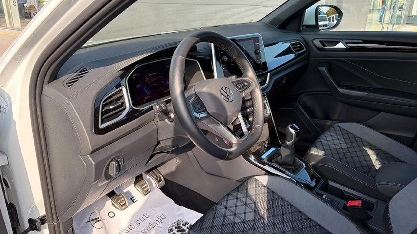 RABLJENO VOZILO VOLKSWAGEN T-ROC R-LINE 1,0 TSI Mehanički mjenjač BENZIN 100243