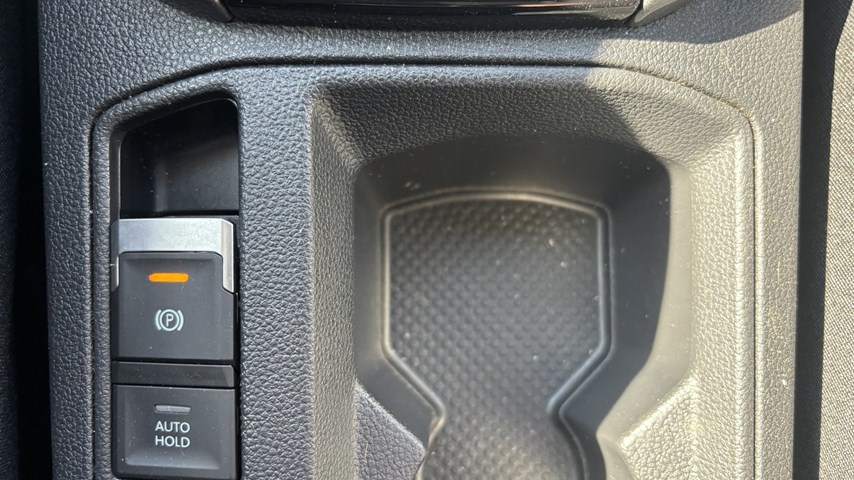 RABLJENO VOZILO VOLKSWAGEN T-ROC STYLE 2,0 TDI Mehanički mjenjač DIESEL 100247