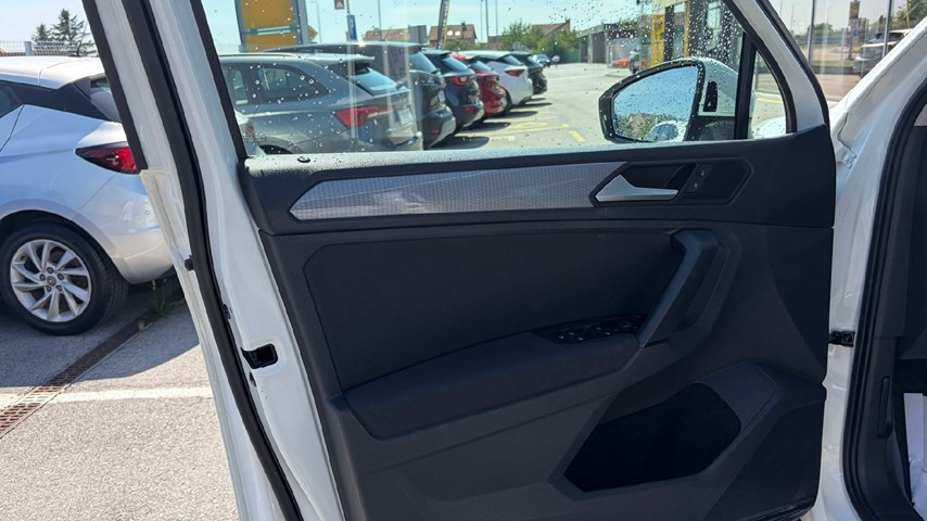 RABLJENO VOZILO VOLKSWAGEN TIGUAN LIFE 2,0 TDI Automatski mjenjač DIESEL 100223
