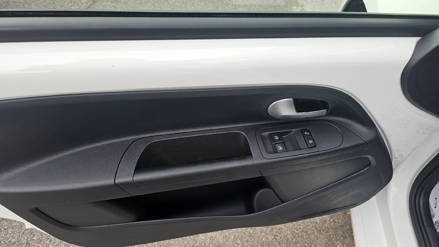 RABLJENO VOZILO VOLKSWAGEN UP 1,0 Mehanički mjenjač BENZIN 224656