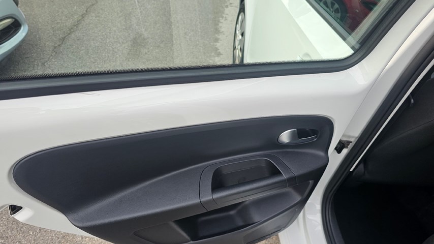 RABLJENO VOZILO VOLKSWAGEN UP 1,0 Mehanički mjenjač BENZIN 224656